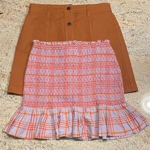 Bundle of Two Size 4 Mini Skirts Madewell & Urban Outfitters